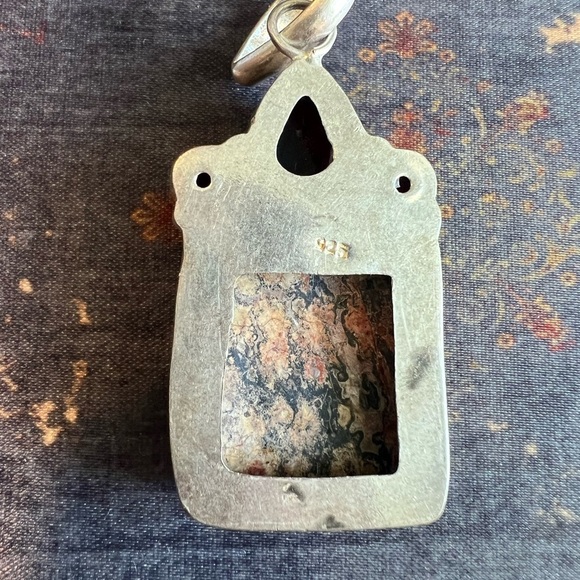 Stunning Sterling silver pendent with natural garnet coral stones - Picture 3 of 5